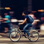 Pedalear seguro: las tendencias de iluminación en ciclovías